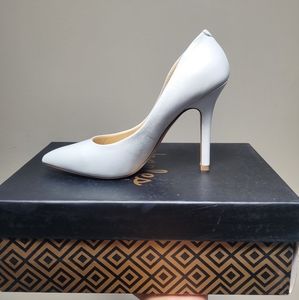 Charles by Charles David White Heels Size 7